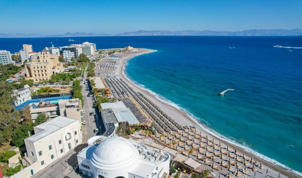 Καταπατημένα τα κτίρια του Δήμου Ρόδου και οι τουαλέτες. Σιωπή από το Δήμαρχο.