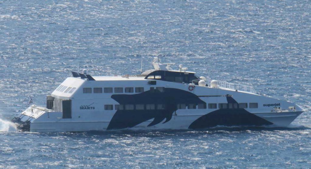 Το «SUPER JET» δεν κατάφερε να προσεγγίσει το λιμάνι λόγω κακοκαιρίας
