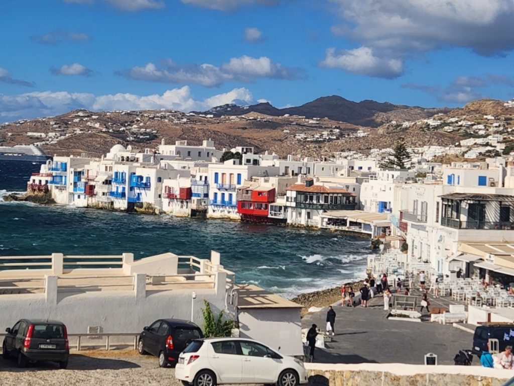Στο εδώλιο την Δευτέρα στελέχη της διοίκησης του δήμου Μυκόνου για πολεοδομικές αυθαιρεσίες!