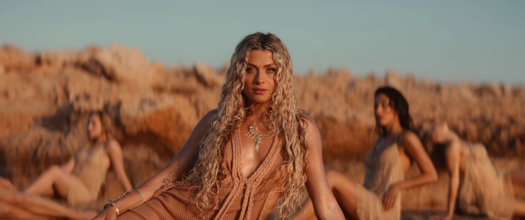 Η Antigoni παρουσιάζει το official music video του «OUD» με άρωμα Κύπρου και καλοκαιρινές εικόνες